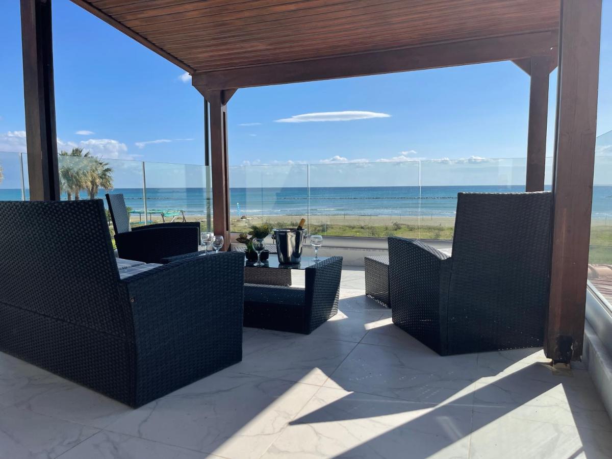 Beachfront Villa - Dasaki Ларнака Экстерьер фото